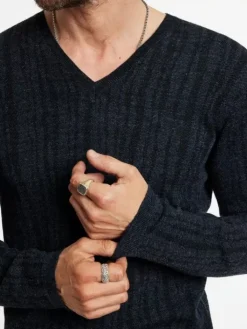 Tops><noscript><img width=