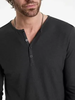 Henleys><noscript><img width=