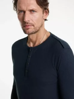 Henleys><noscript><img width=