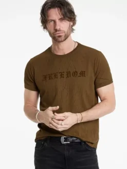 Graphic Tees><noscript><img width=