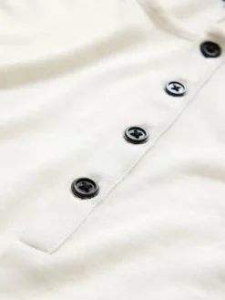 Henleys><noscript><img width=