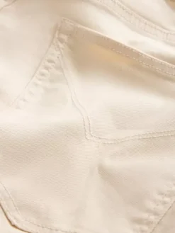 Jeans & Pants><noscript><img width=
