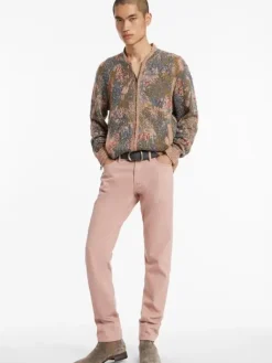 Jeans & Pants><noscript><img width=
