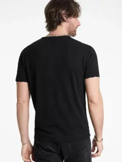 Henleys><noscript><img width=