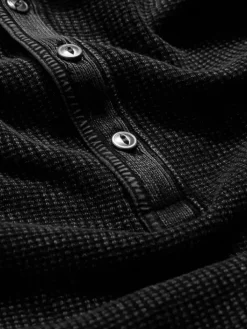 Henleys><noscript><img width=