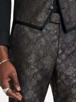 Jeans & Pants><noscript><img width=
