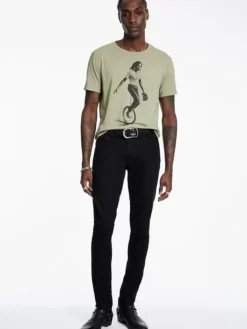 Graphic Tees><noscript><img width=