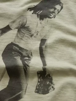 Graphic Tees><noscript><img width=