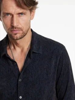 Shirts><noscript><img width=