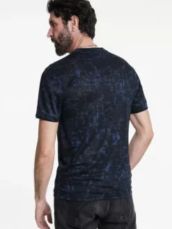 T-Shirts><noscript><img width=